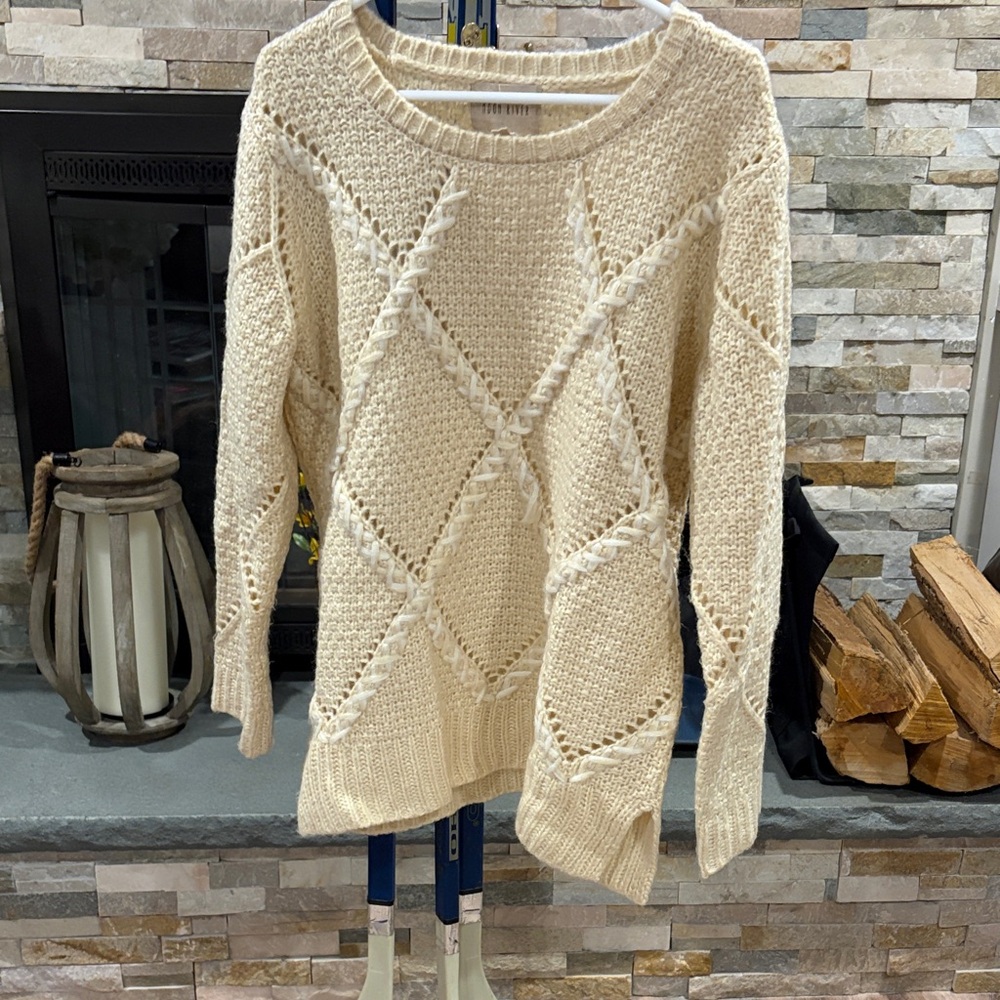 Moon River Ivory Diamond Knit Sweater